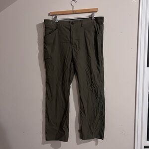 Orvis Men's Dark Green Cargo Pants